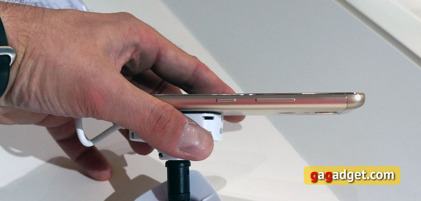 IFA 2016: "батарейкофон" Lenovo P2 и металлическая линейка K6 своими глазами-14