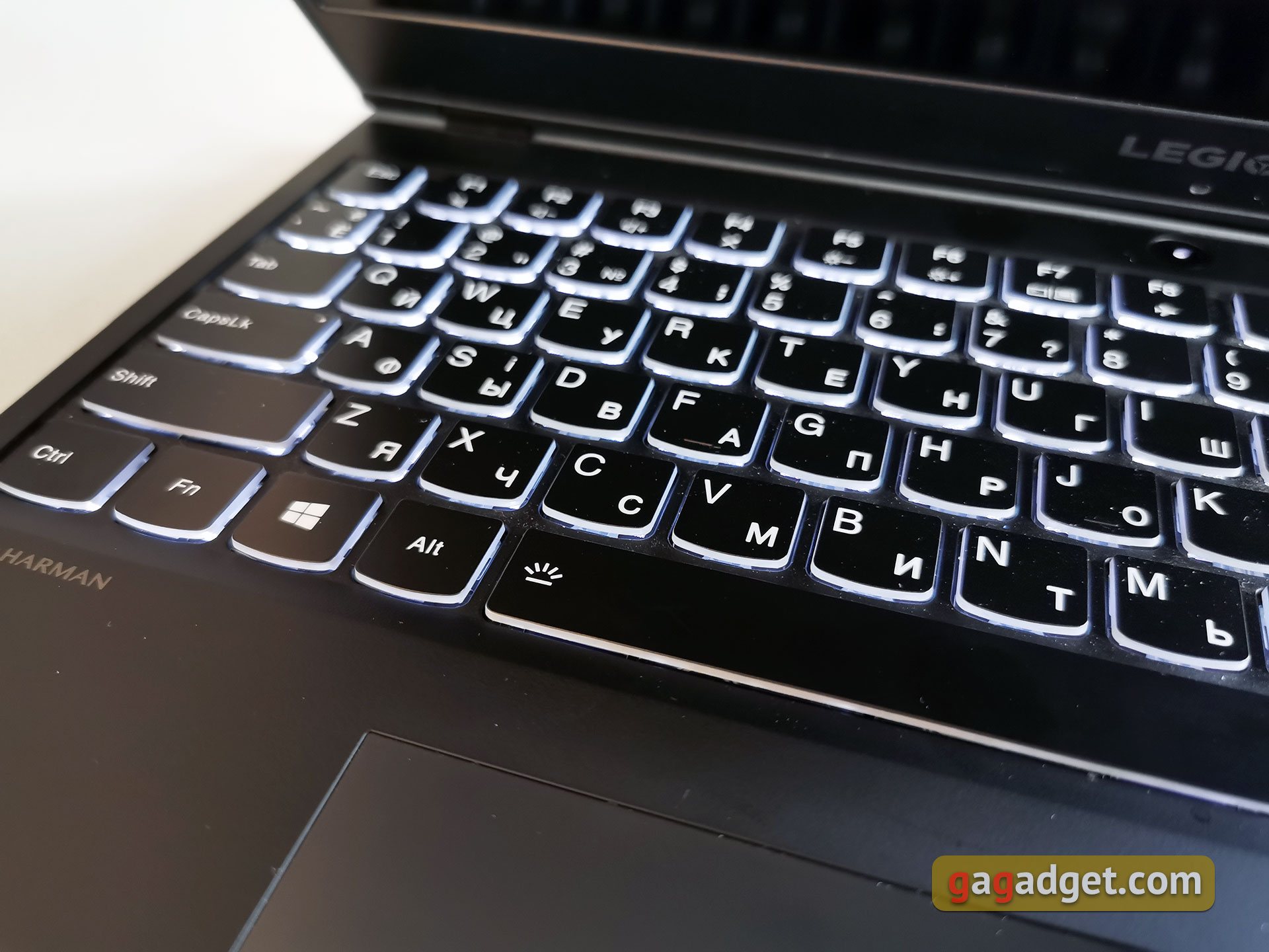 Огляд Lenovo Legion Y530: ігровий ноутбук із суворим дизайном-23