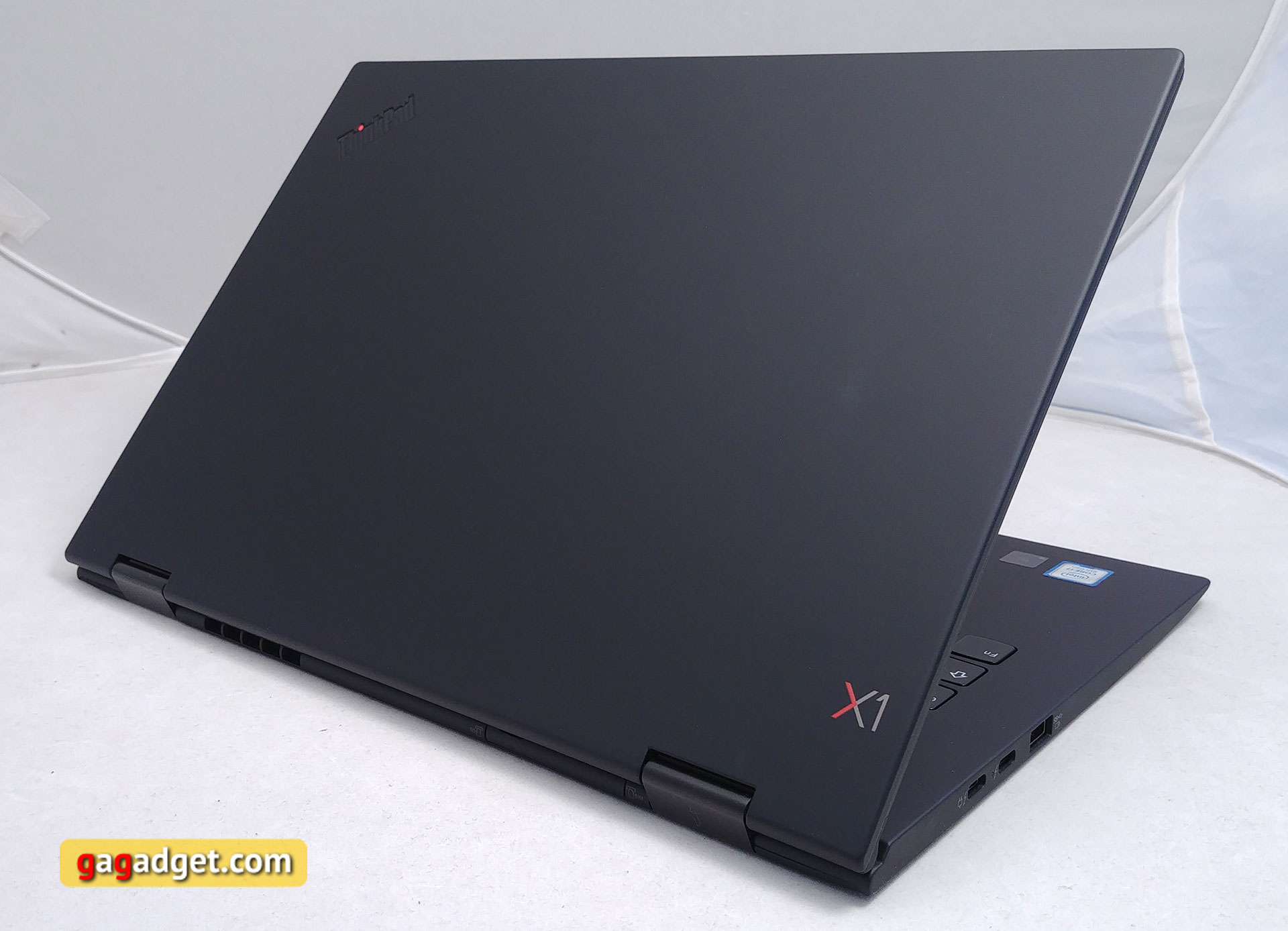 lenovo-thinkpad-x1-yoga-3-gen-06.jpg