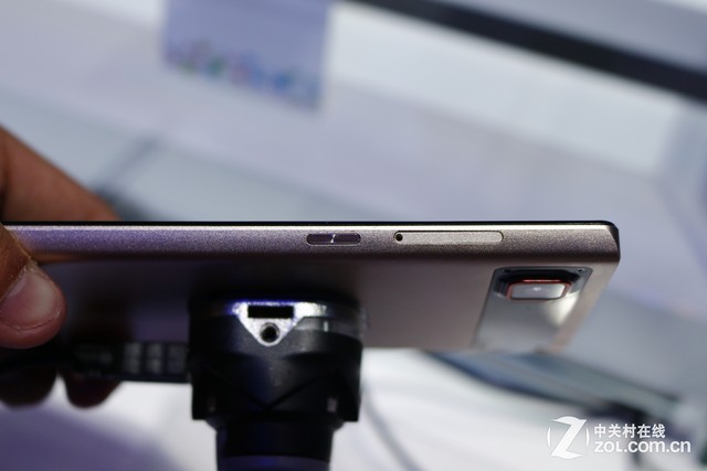 Lenovo представила флагман K920 с 6-дюймовым экраном 2560х1440-3