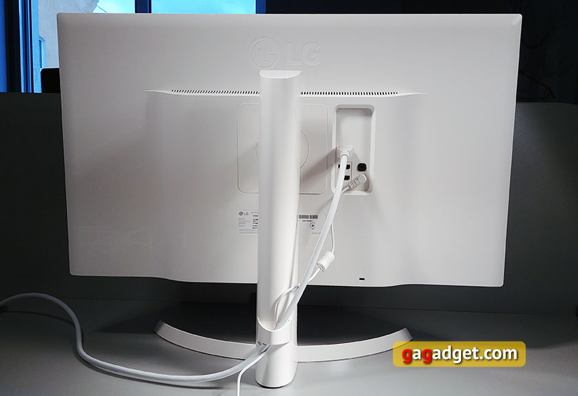 lg-27ud69p-09.jpg