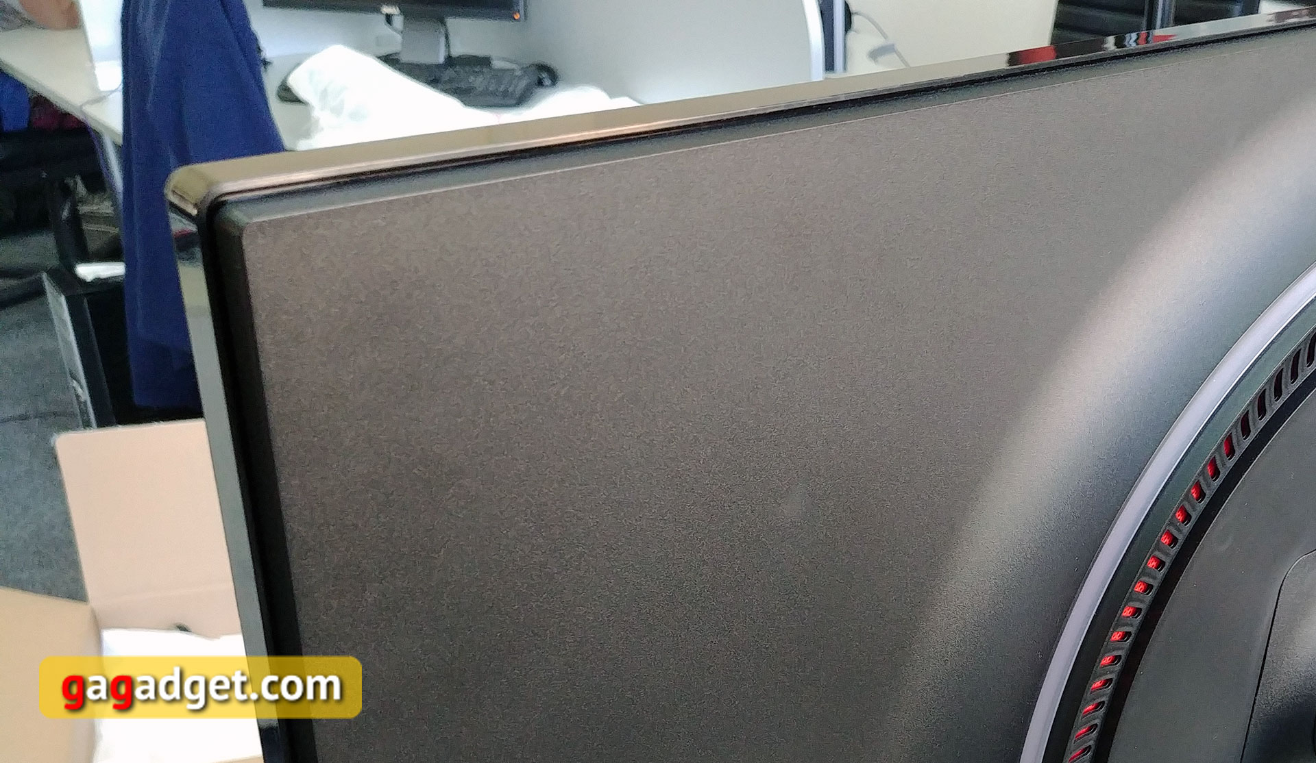 lg-32gk850g-06.jpg