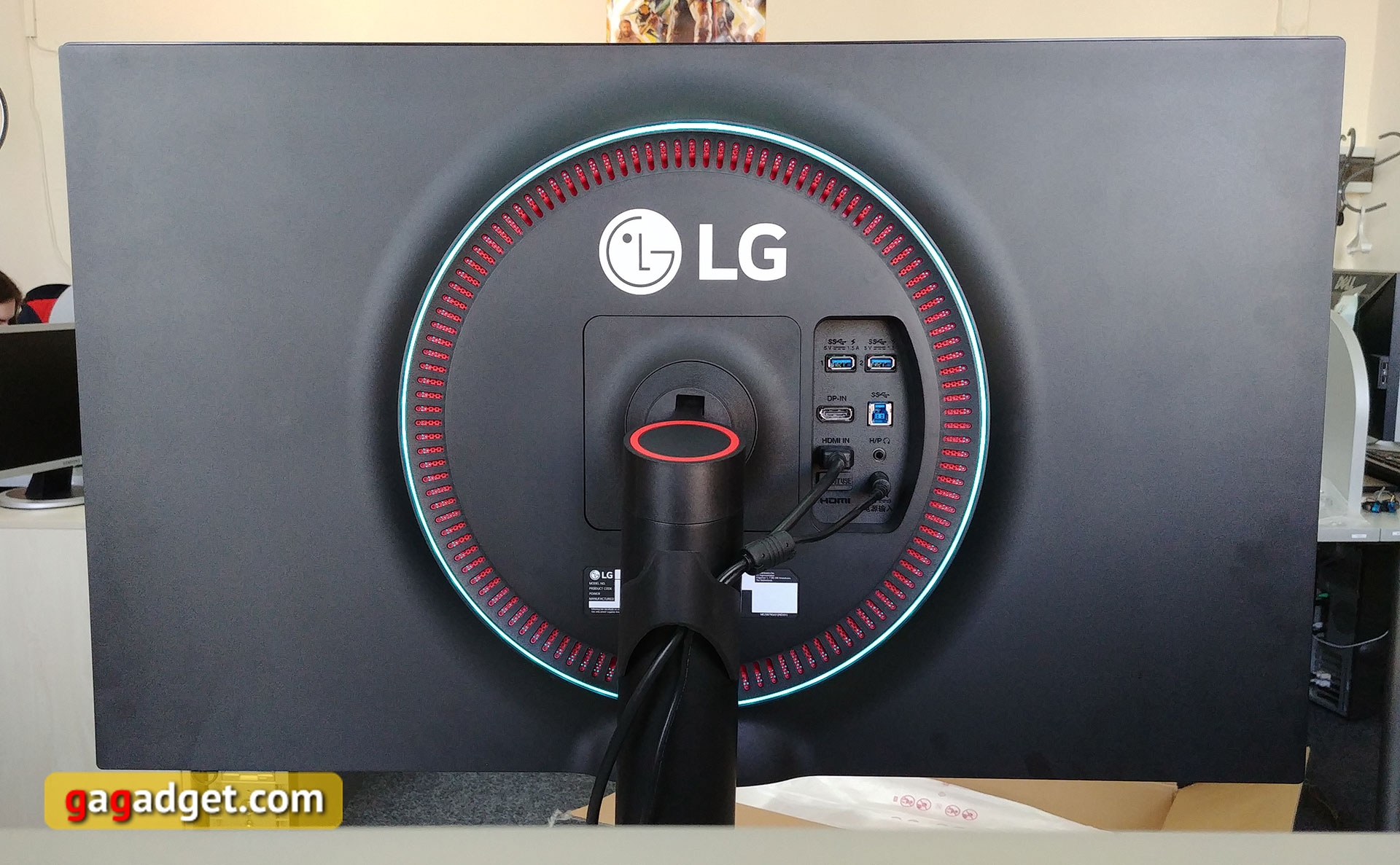 lg-32gk850g-10.jpg