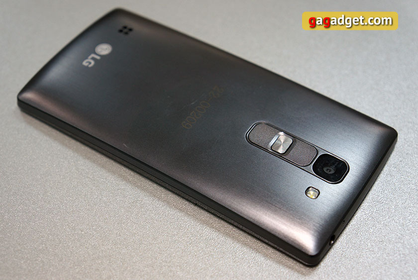 Народные изогнутые смартфоны: обзор LG Magna и Spirit-8