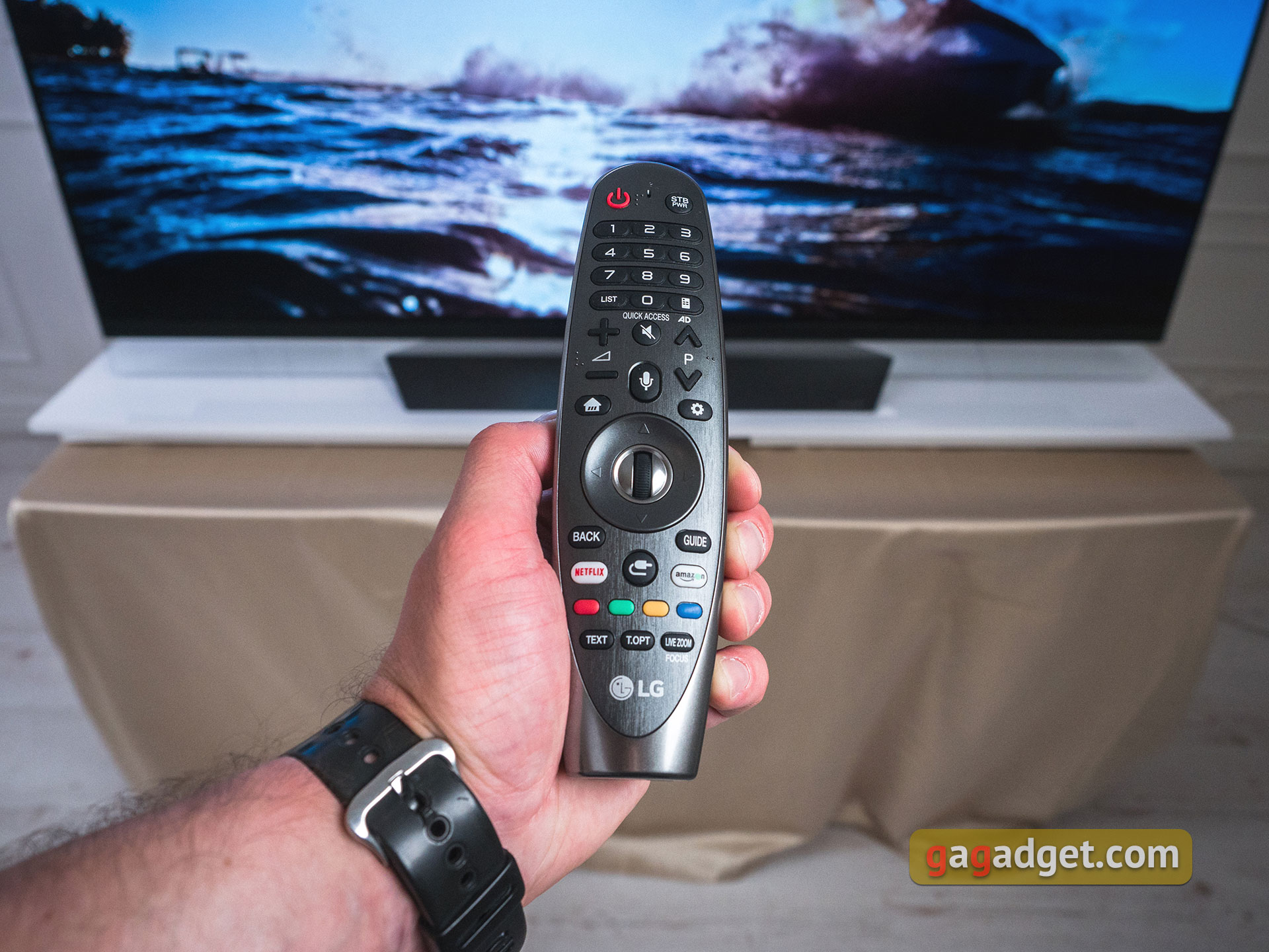 lg-oled65e8pla-16.jpg