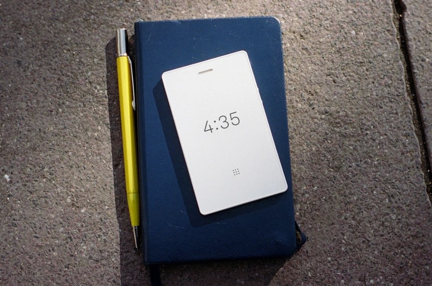 light-phone-2-2.jpg