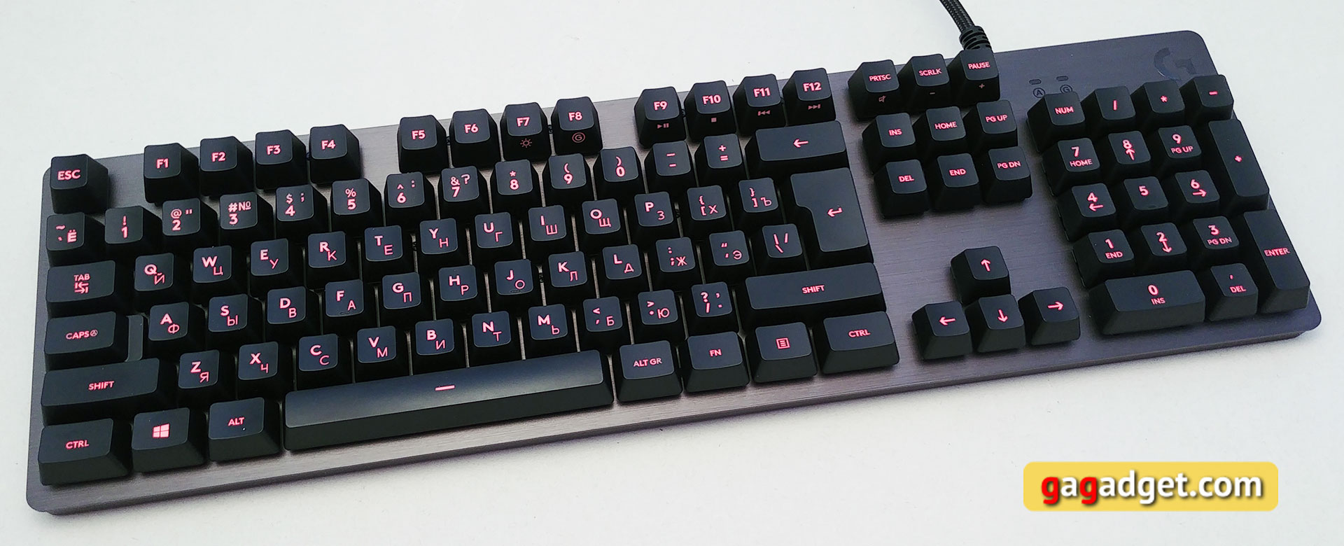 logitech-g413-carbon-01.jpg