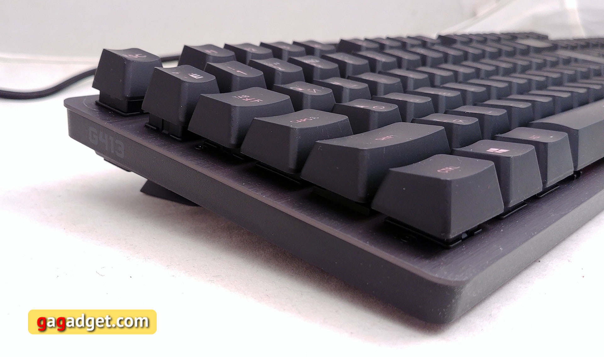 logitech-g413-carbon-07.jpg