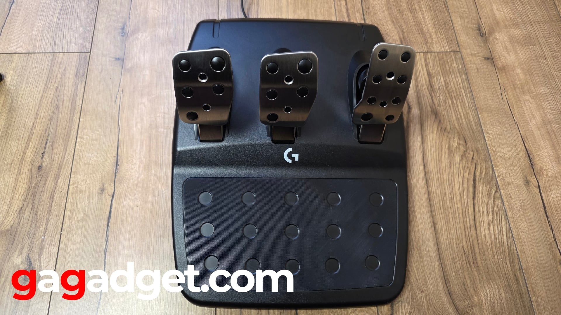 Технология нажатия педалей Logitech G923 на педали Logitech G923