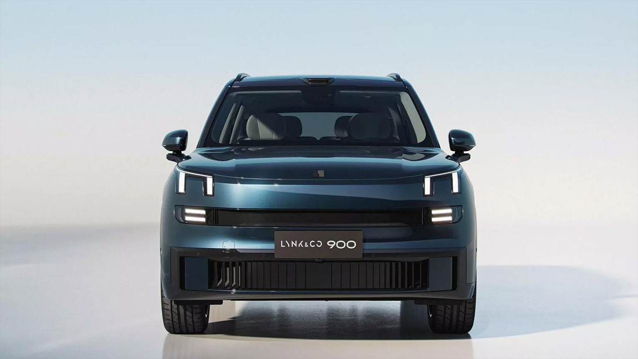 Lynk Co 900 on the move