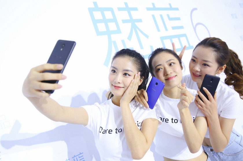 meizu-m6-event-ladies.jpg