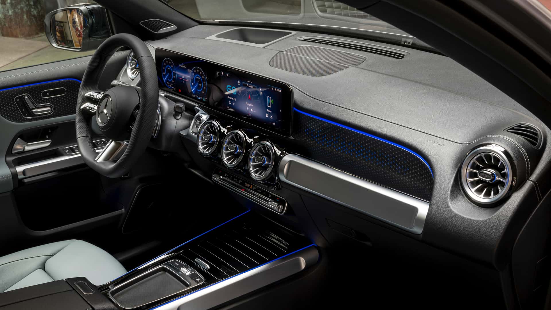 Interior of the Mercedes-Benz EQB. Photo