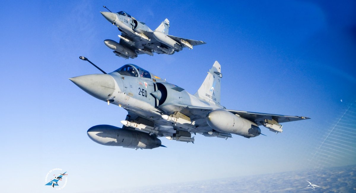 L'avion de chasse français Mirage 2000-5F