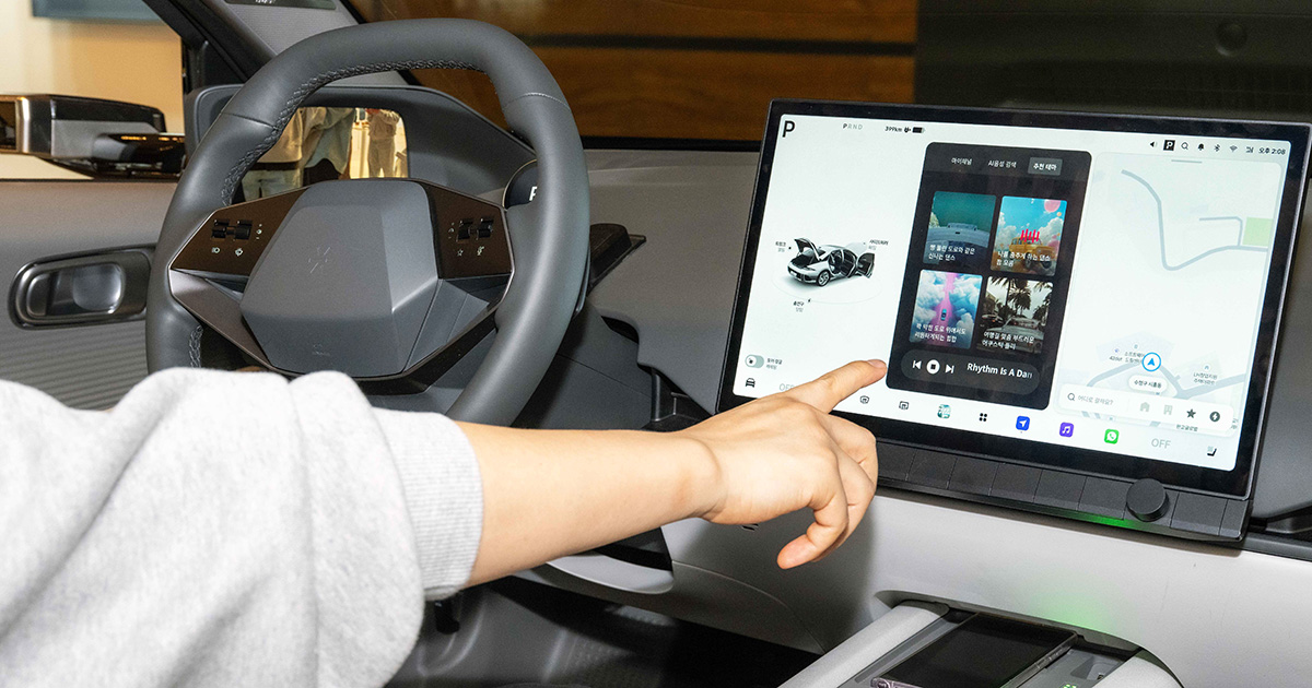 Hyundai Pleos Connect on the demonstration stand