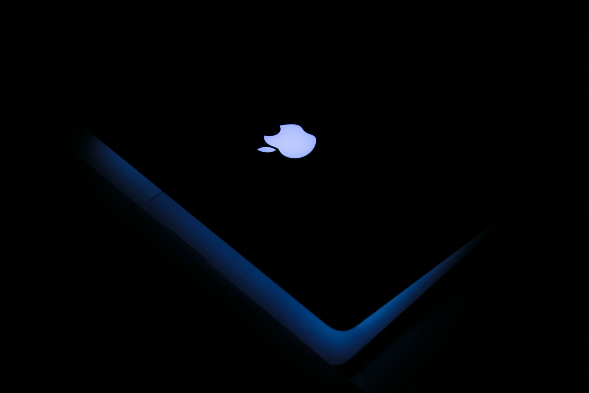 Apple випустила компактні мовні моделі OpenELM для роботи на гаджетах