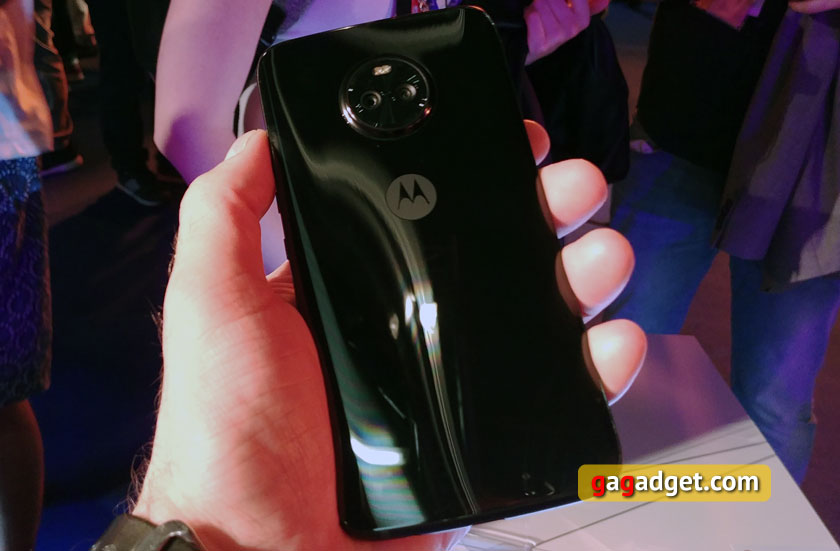 moto-x4-02.jpg