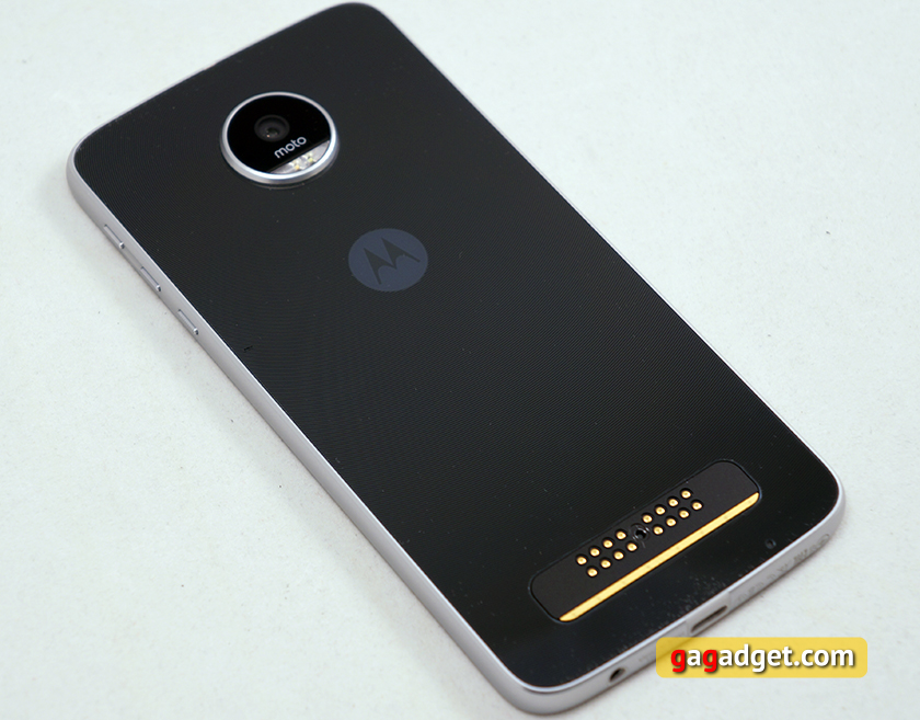 Обзор Moto Z Play: практичный и удобный-14
