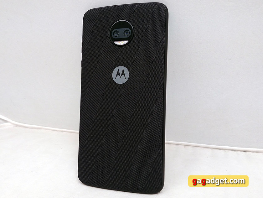 moto-z2-force-13.jpg