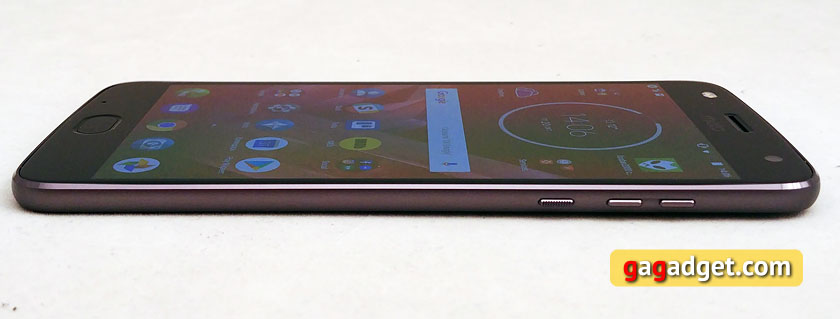 moto-z2-play-15.jpg