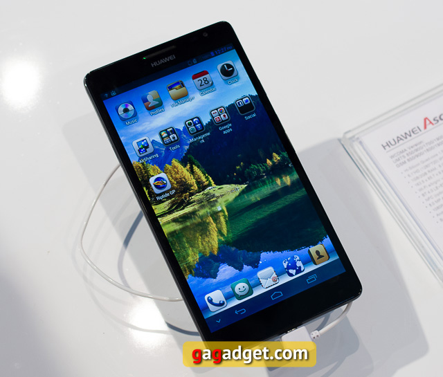 Стенд Huawei на MWC 2013 своими глазами