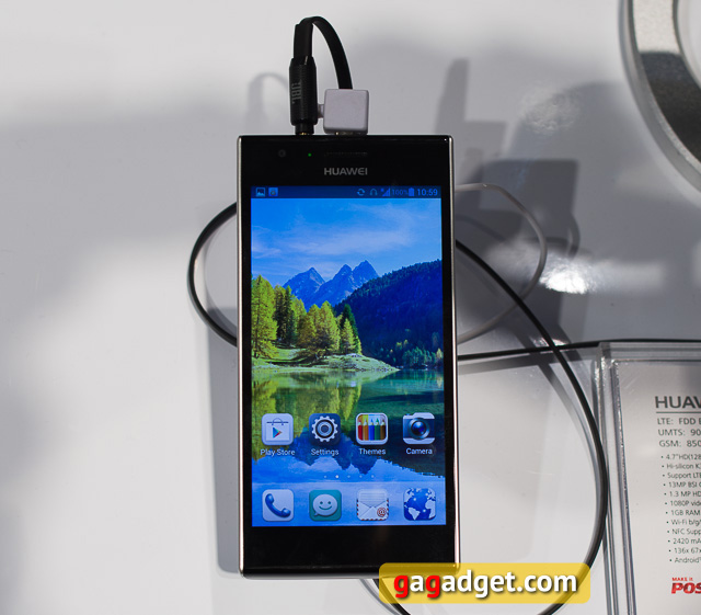 Стенд Huawei на MWC 2013 своими глазами-2