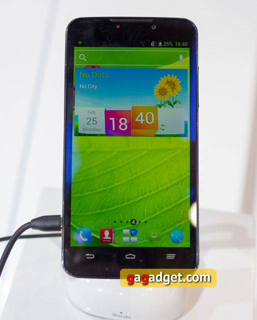 Стенд ZTE на MWC 2013 своими глазами-9