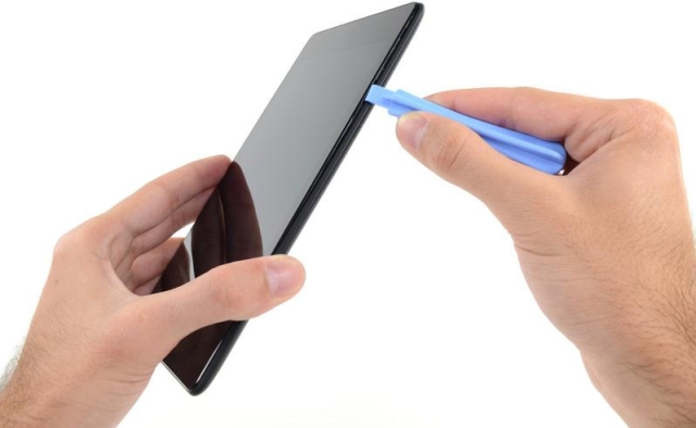 Умельцы из iFixit провели вскрытие планшета Nexus 7 2013 года