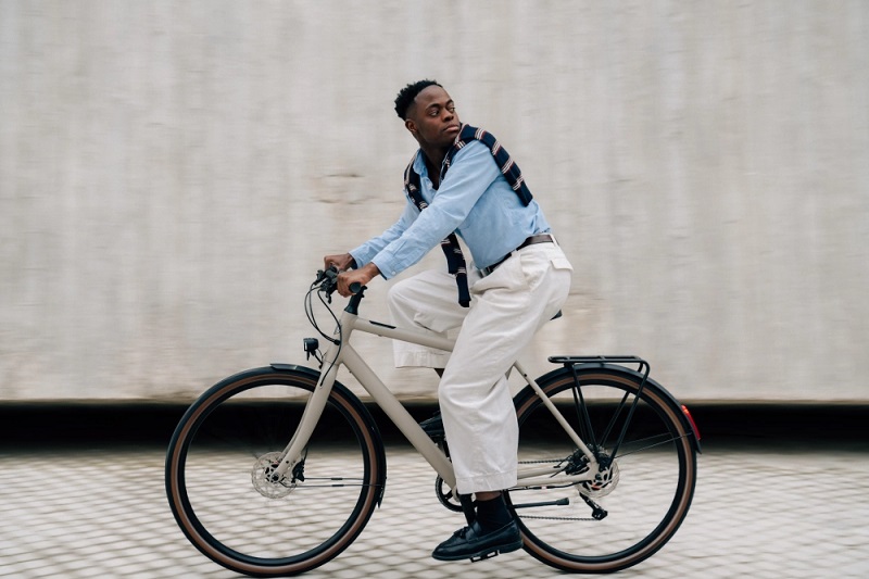 Ampler Nova electric bike in colour