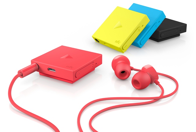 Bluetooth-гарнитура Nokia BH-121 (Guru) с модулем NFC и яркими цветами корпуса