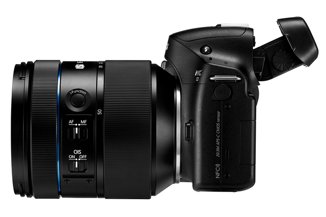 Первый пошёл: Samsung NX30 и новые объективы-4