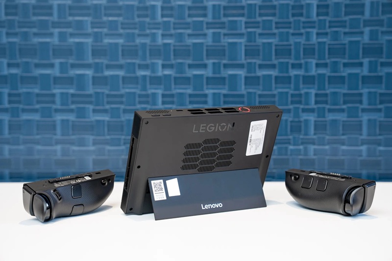 Lenovo Legion Go 2 Screen