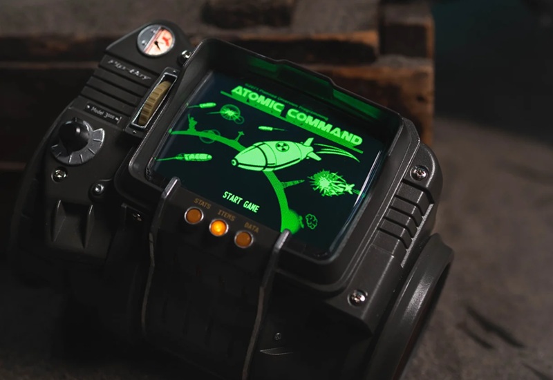 Pip-Boy 3000 replica image 5