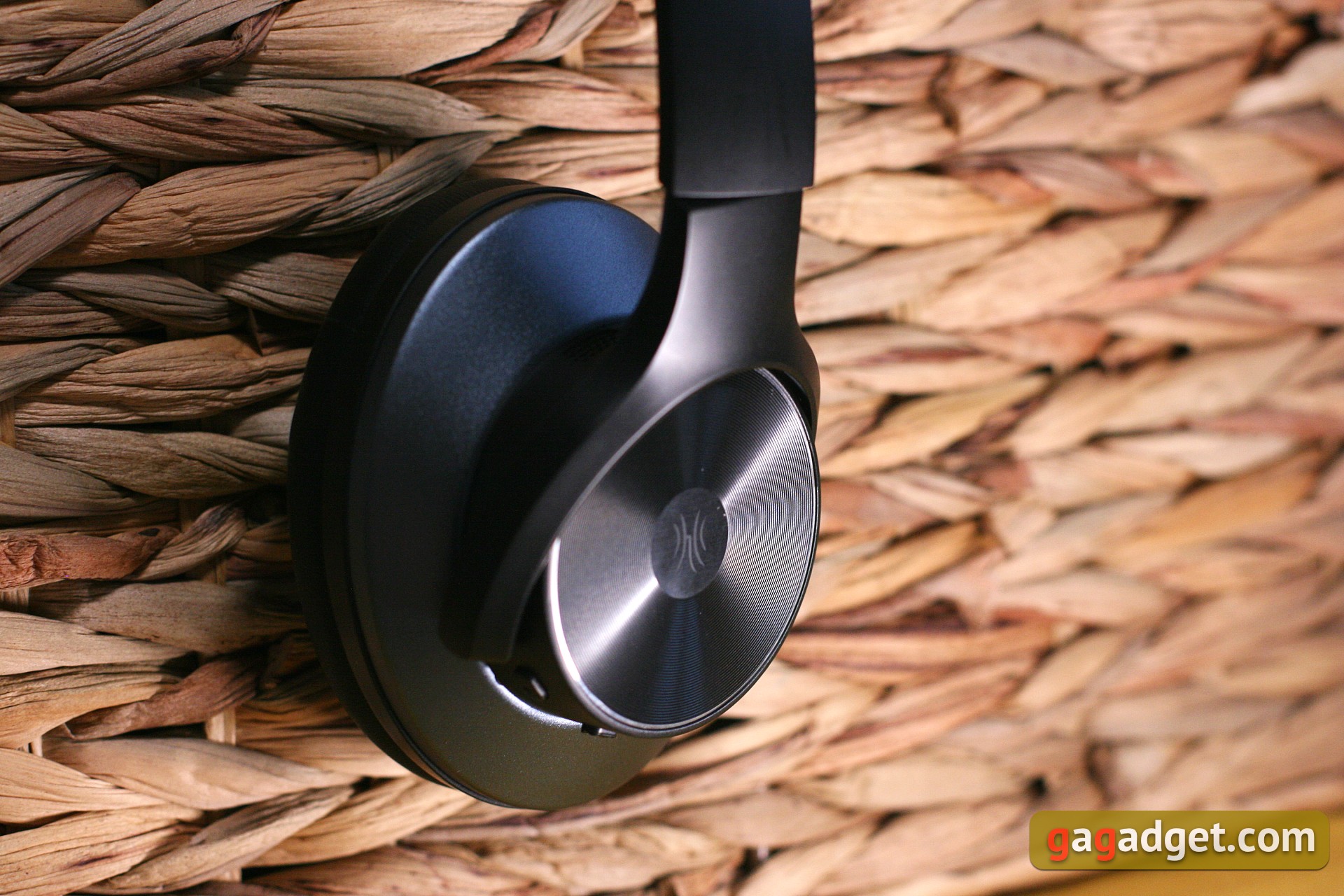 Le maître du son transparent : les écouteurs fermés OneOdio A10 Hybrid Noise Cancelling-12