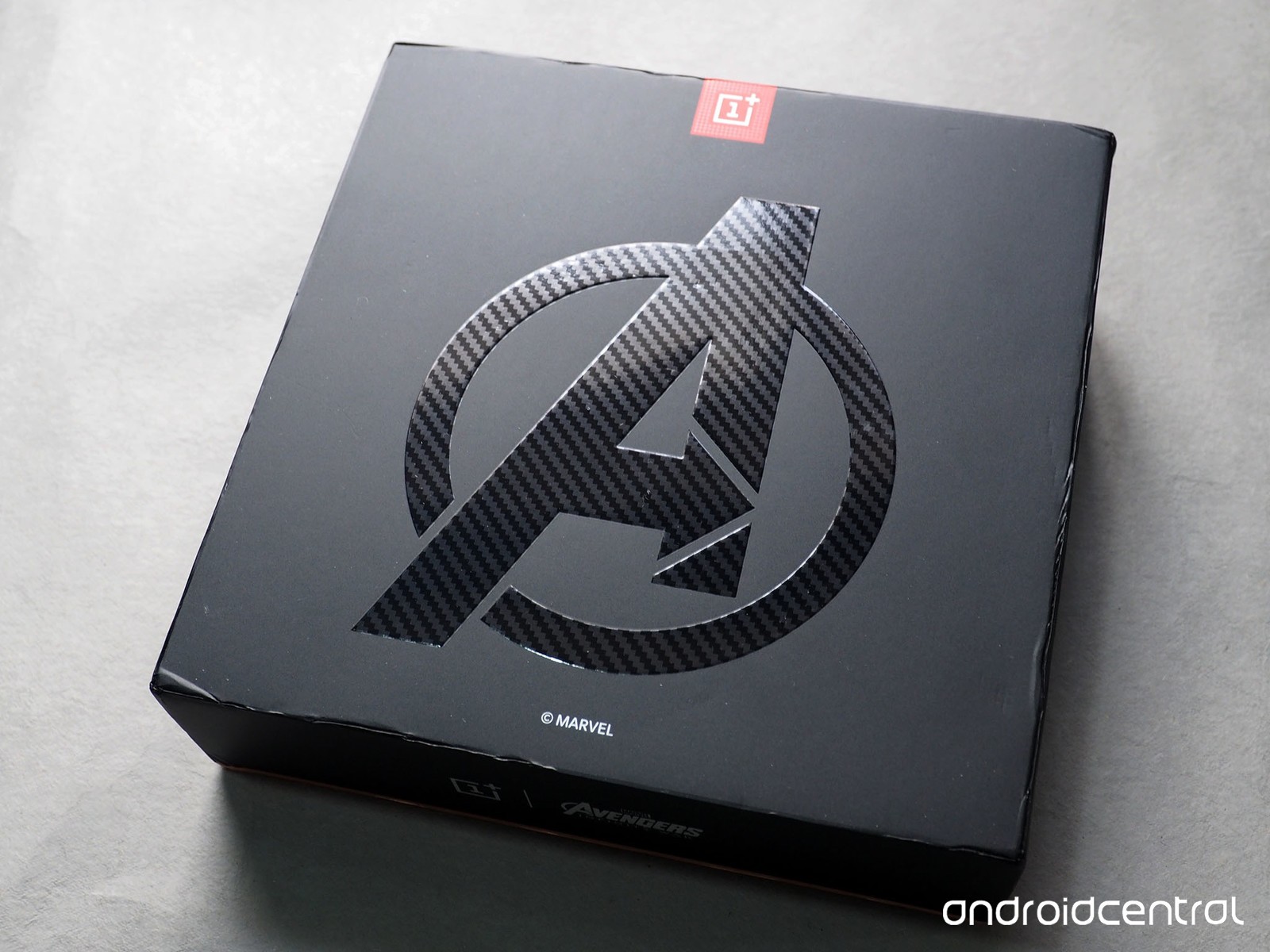 oneplus-6-avengers-unboxing-4.jpg
