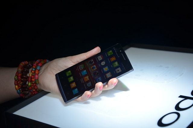 Oppo Find 5 своими глазами