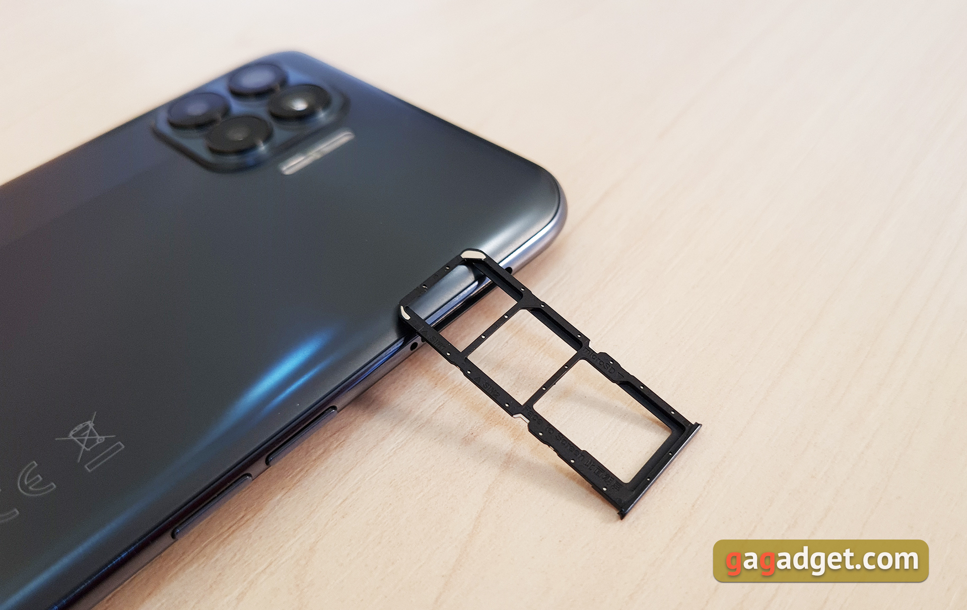 Обзор OPPO Reno4 Lite: шесть камер, AMOLED и сканер под экраном-10