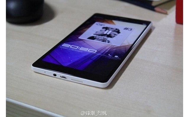 Живые фотографии камерофона Oppo N1 с сенсорной задней панелью