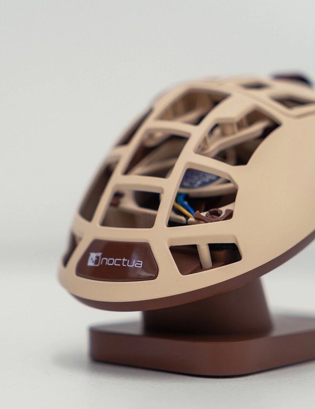 Pulsar Feinman F01 mouse design