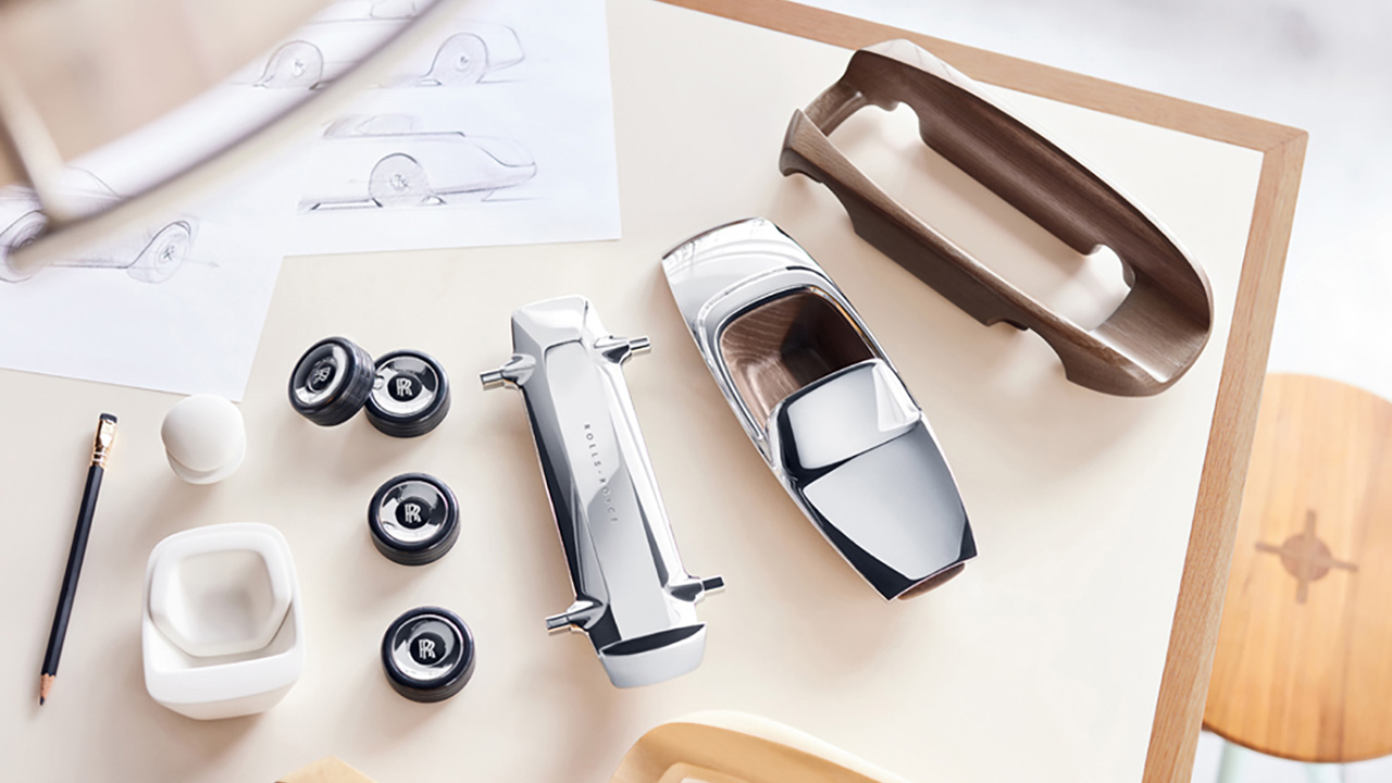 Miniature driver figurine for Rolls-Royce Cameo