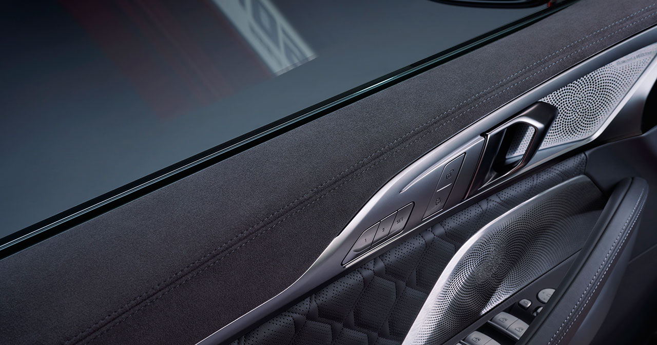 Modern interior of the BMW M850i Edition M Heritage