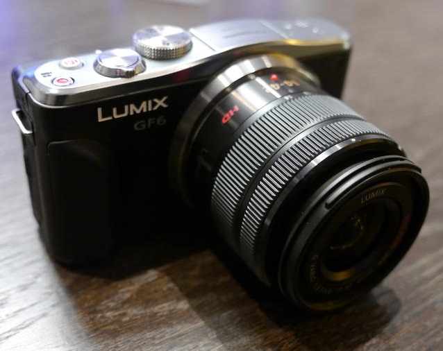 Первые фото и спецификации беззеркальной фотокамеры Panasonic Lumix DMC-GF6 Первые фото и спецификации беззеркальной фотокамеры Panasonic Lumix DMC-GF6