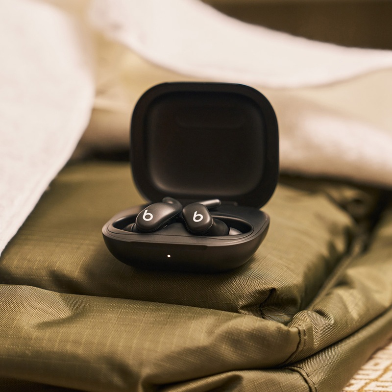 Чохол для навушників Powerbeats Fit чорного кольору