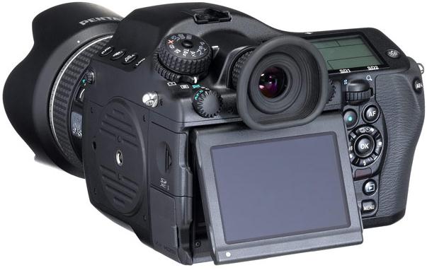 Ricoh привезет на выставку CP+ зеркалку 645D 2014, пару объективов и адаптер для оцифровки негативов-2