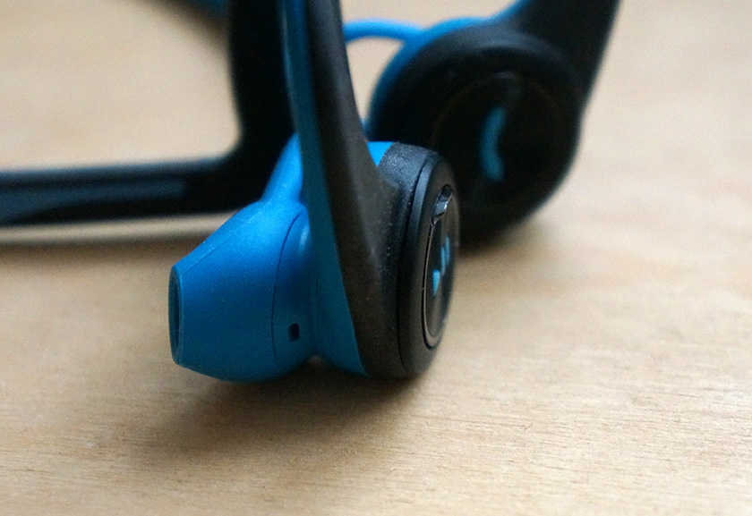 Хоть на голове стой. Обзор гарнитуры Plantronics BackBeat Fit для занятий спортом-6