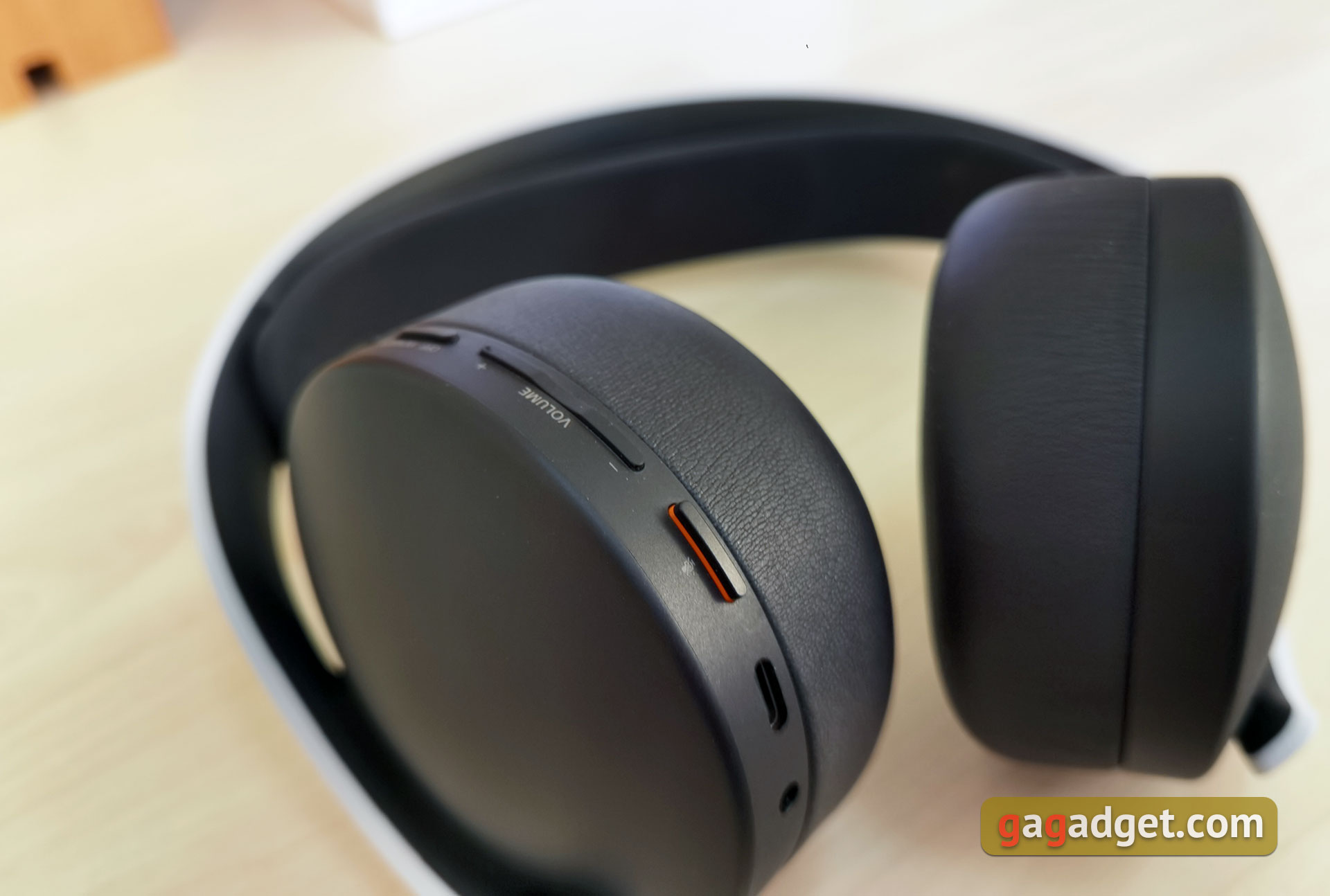 Аксесуари для PlayStation 5: як зробити гру комфортніше-38