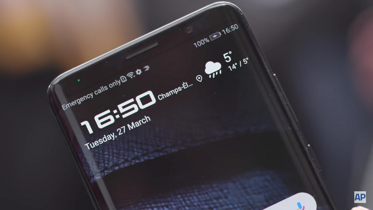 porsche-design-huawei-mate-rs-notch-front.jpg