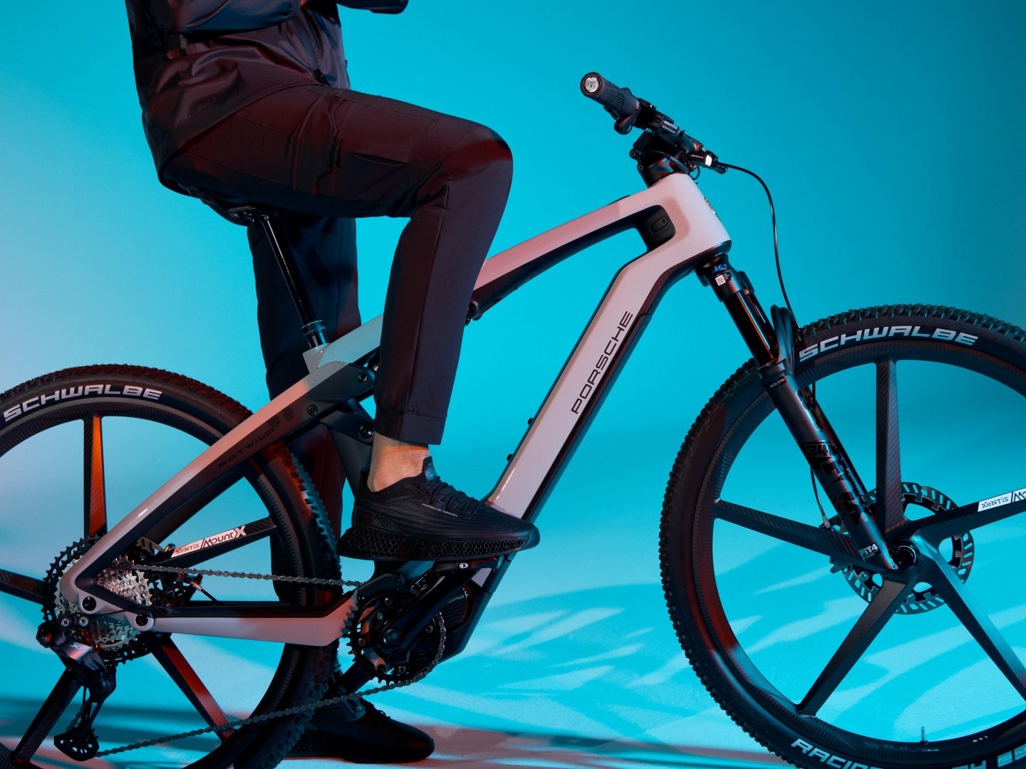 Електровелосипед Porsche eBike Sport у дії