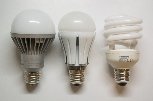 Дом голубого света. Обзор светодиодной лампы Prestigio Smart Color LED Light-2