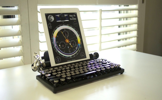 Превращаем планшет в печатную машинку: Bluetooth-клавиатура Qwerkywriter в ретро-стиле
