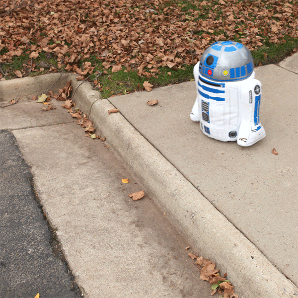 Надувной R2D2 с дистанционным пультом управления (видео)-3